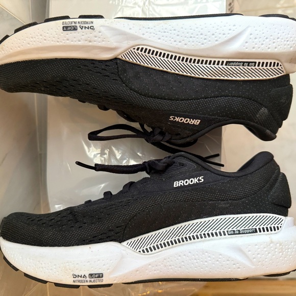 Brooks Women’s Adrenaline GTS 24 Supportive Running Shoe size 8.5 EUC - Picture 4 of 10